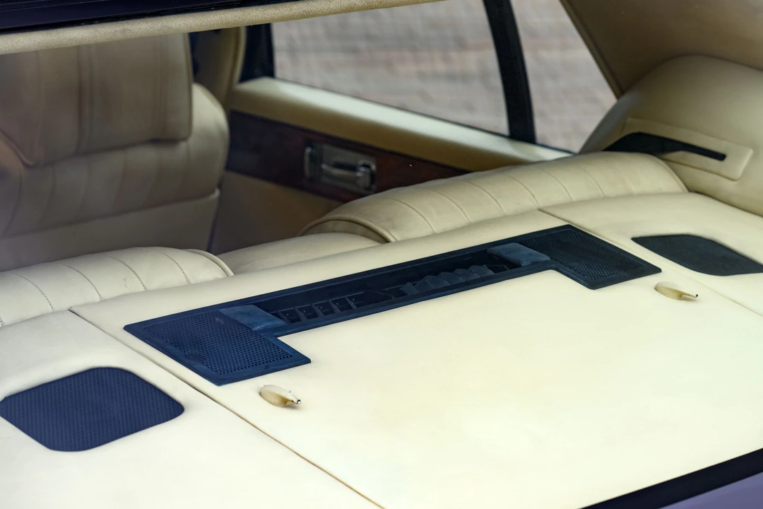 1990 Aston Martin Lagonda - Image 26 of 31
