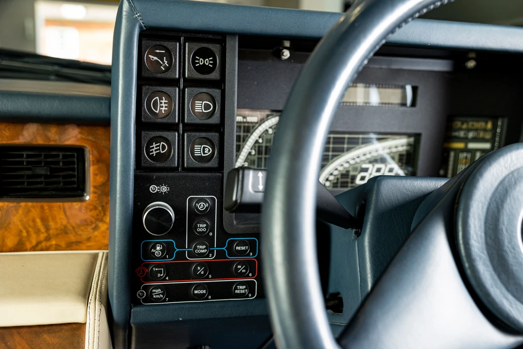 1990 Aston Martin Lagonda - Image 6 of 31