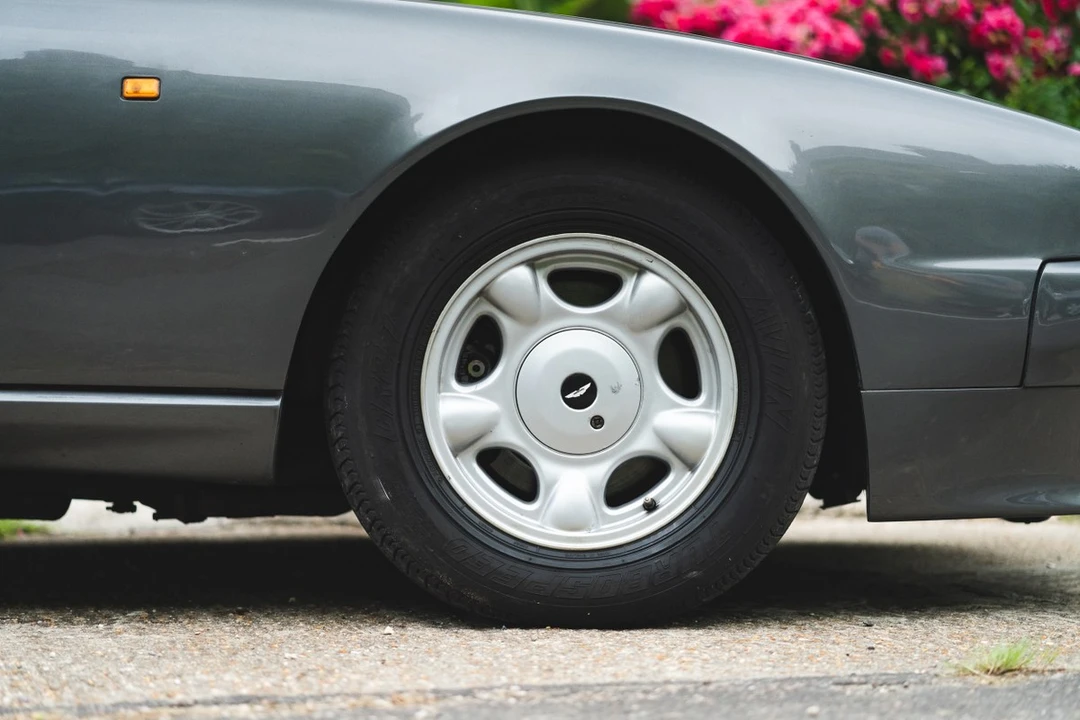 1990 Aston Martin Virage - Image 16 of 30