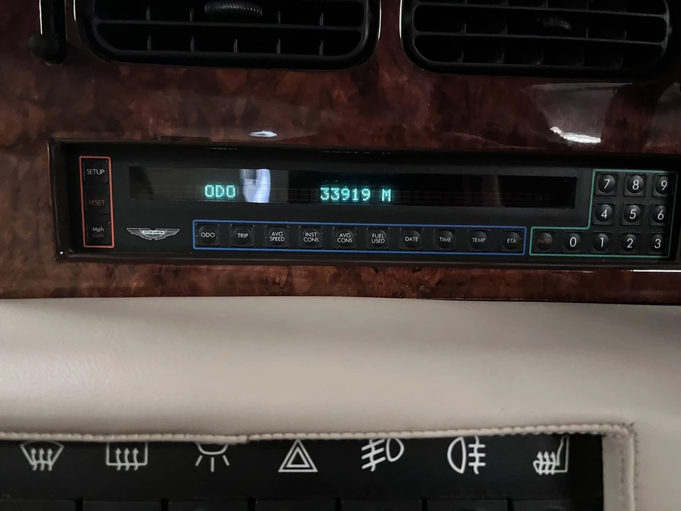1990 Aston Martin Virage - Image 22 of 30