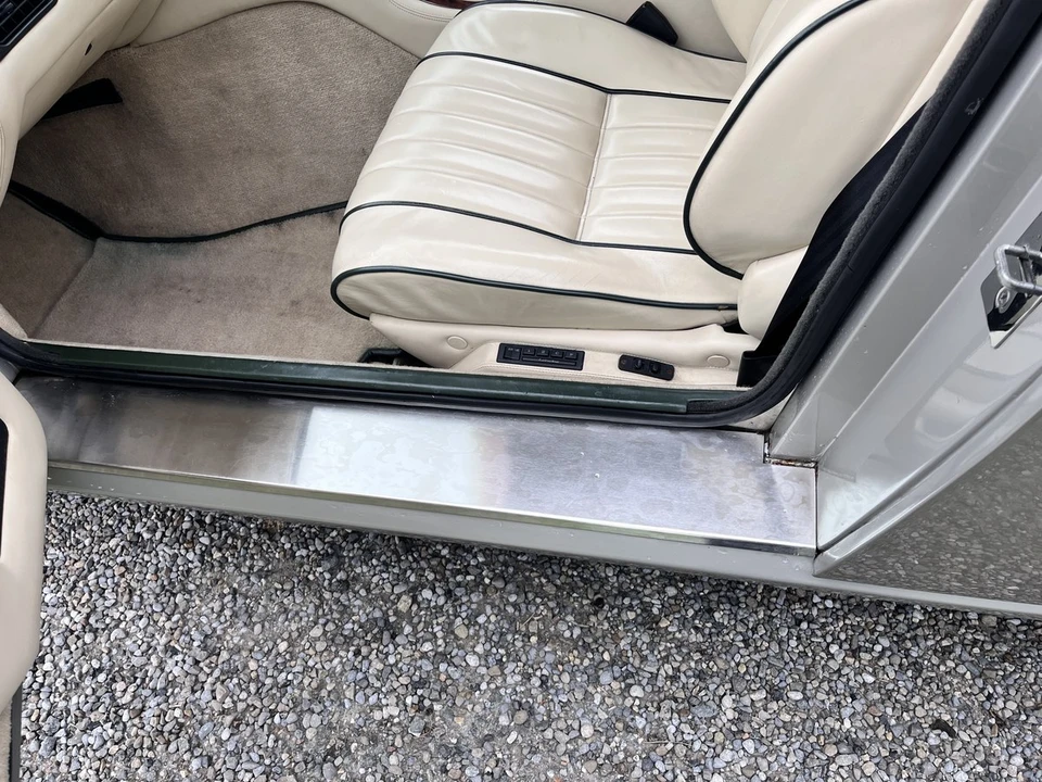 1990 Aston Martin Virage - Image 25 of 30