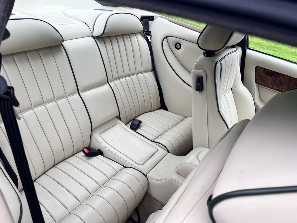 1990 Aston Martin Virage - Image 28 of 30