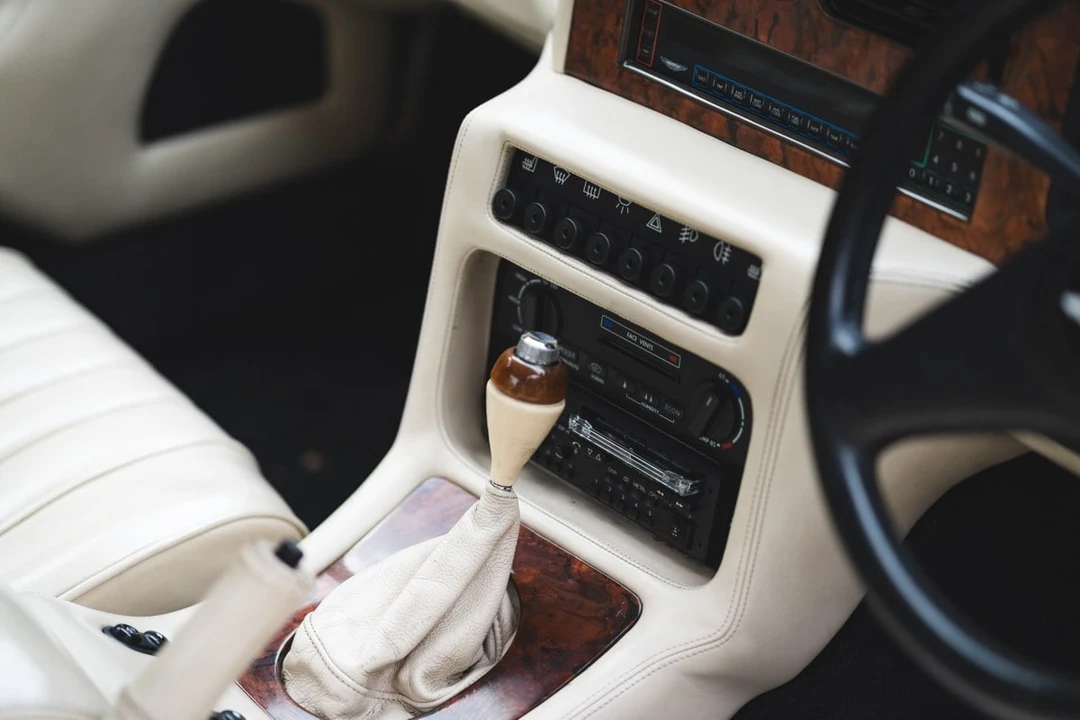 1990 Aston Martin Virage - Image 22 of 30