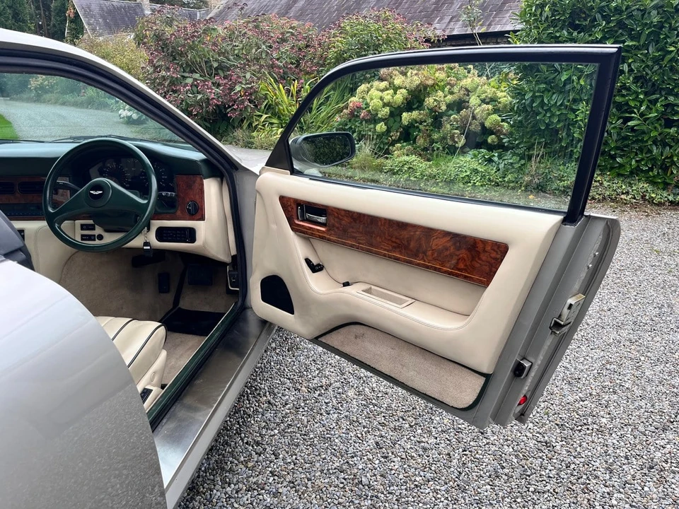 1990 Aston Martin Virage - Image 18 of 30