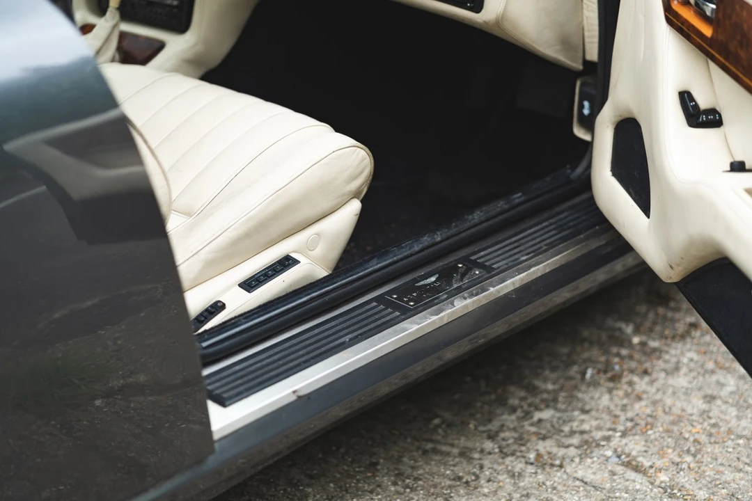 1990 Aston Martin Virage - Image 26 of 30