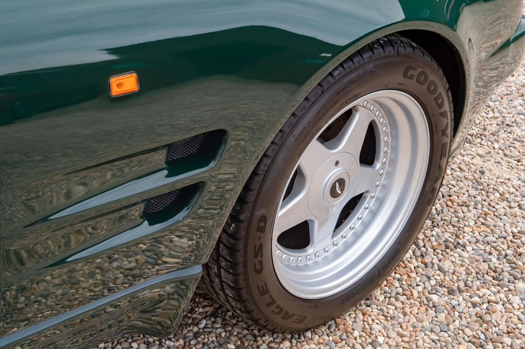 1990 Aston Martin Virage - Image 12 of 16