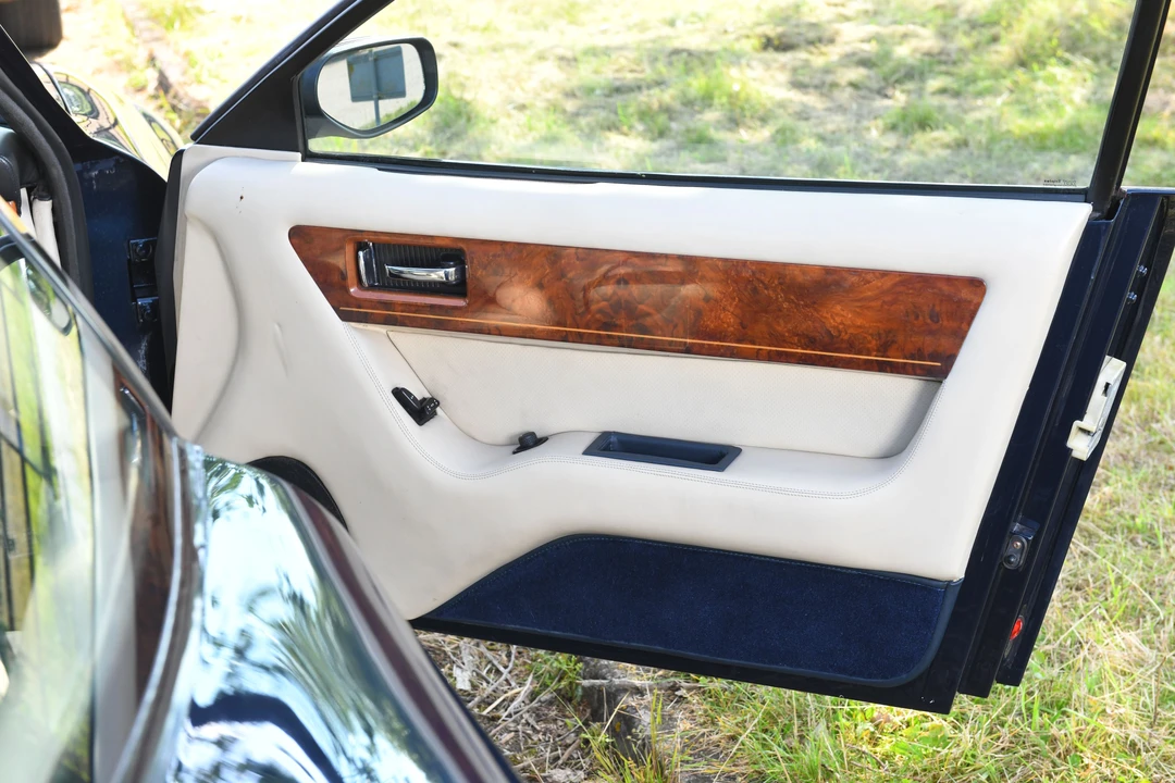 1990 Aston Martin Virage - Image 14 of 31