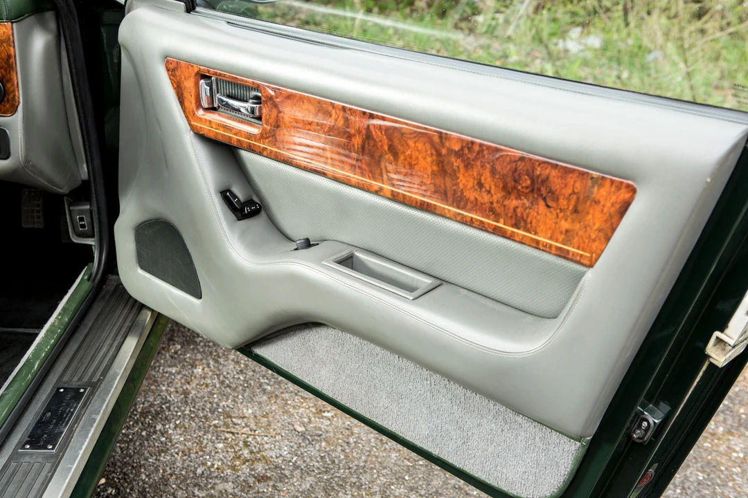 1990 Aston Martin Virage - Image 23 of 30