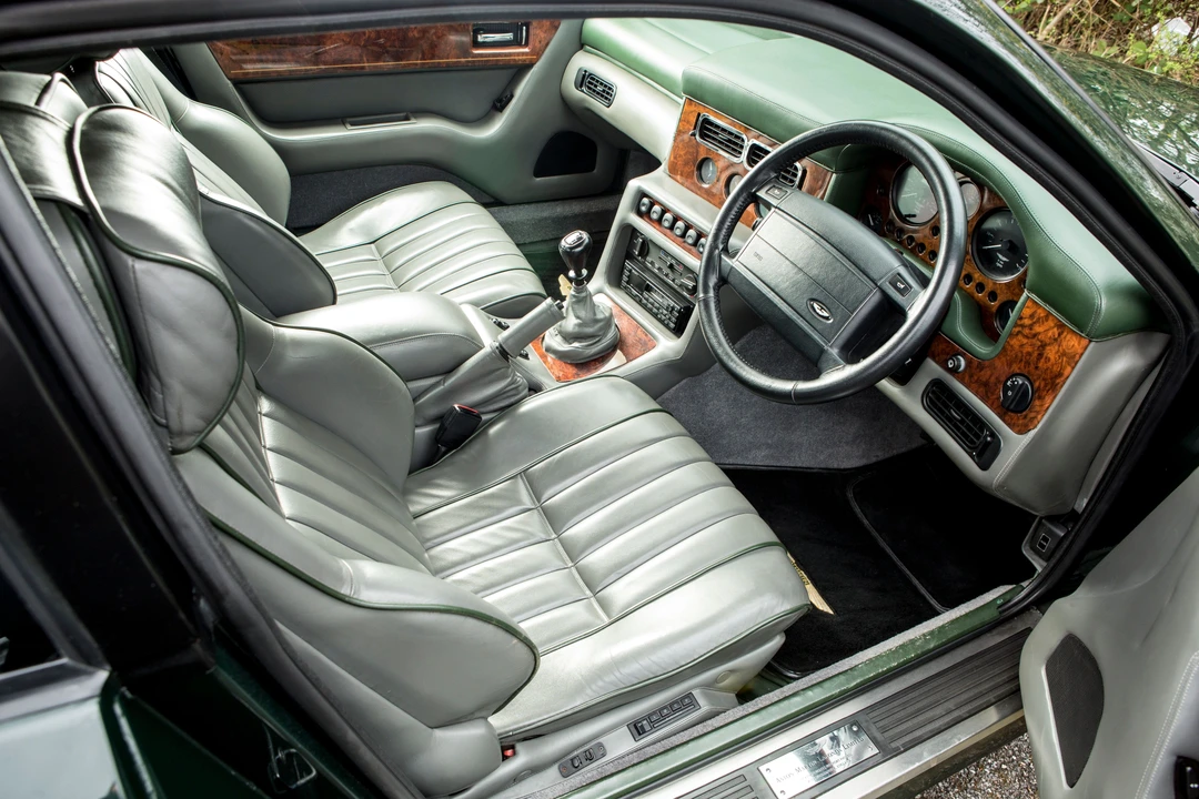 1990 Aston Martin Virage - Image 27 of 30