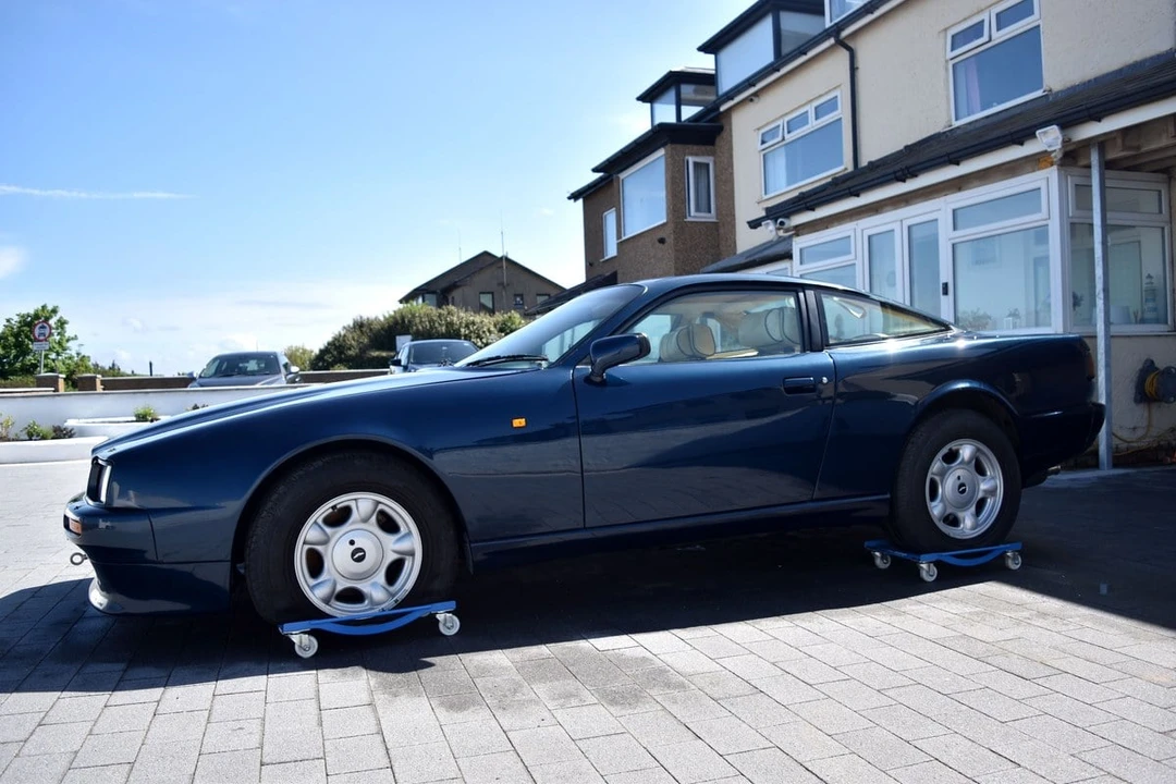 1990 Aston Martin Virage - Image 8 of 30