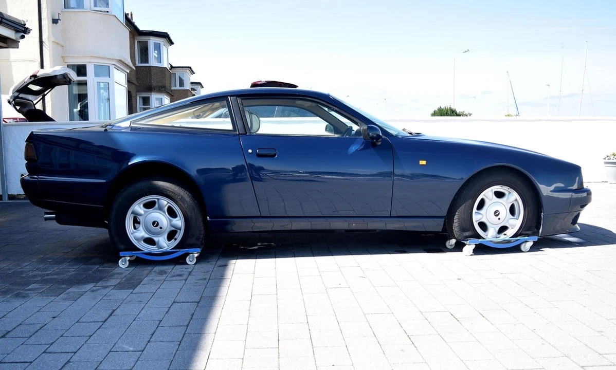 1990 Aston Martin Virage - Image 11 of 30