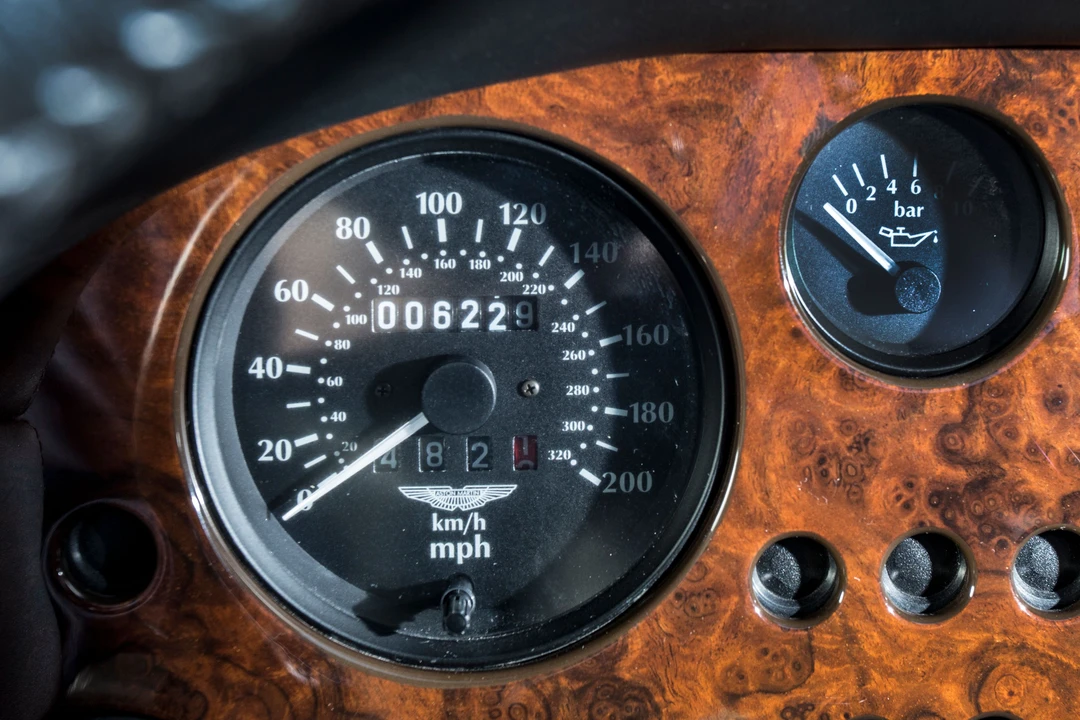 1990 Aston Martin Virage - Image 14 of 17