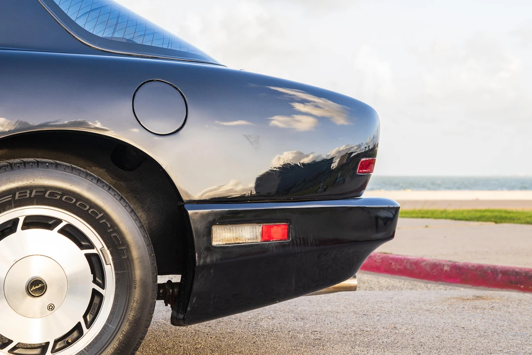 1990 Studebaker Avanti - Image 21 of 31
