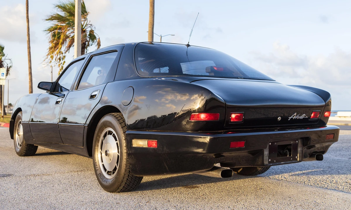 1990 Studebaker Avanti - Image 8 of 31