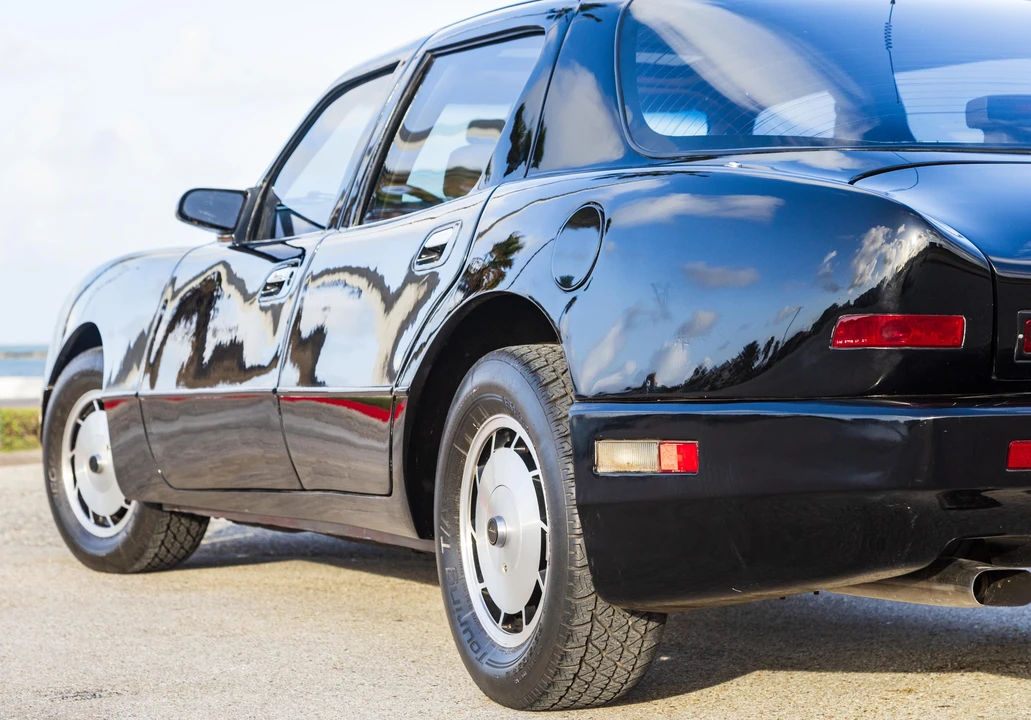 1990 Studebaker Avanti - Image 24 of 31