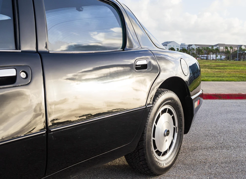 1990 Studebaker Avanti - Image 19 of 31