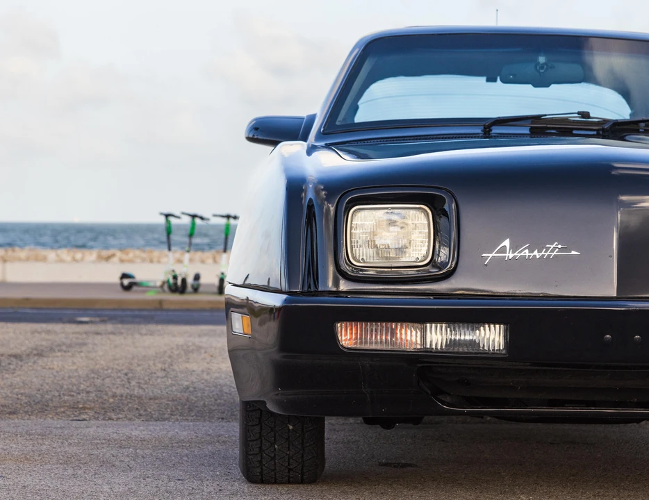 1990 Studebaker Avanti - Image 10 of 31