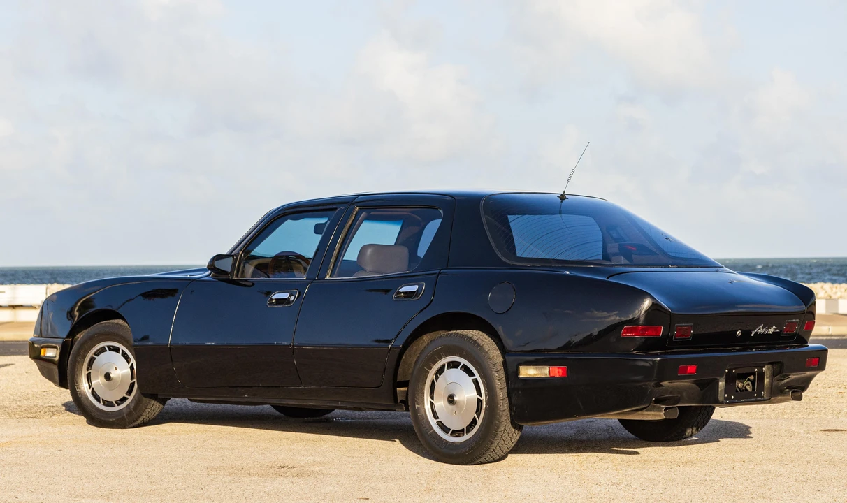 1990 Studebaker Avanti - Image 7 of 31
