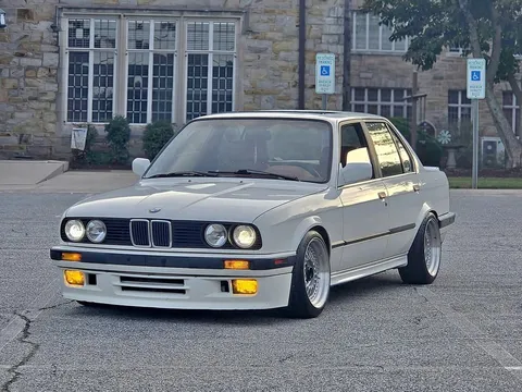 1990 BMW 3 Series 325i Sedan 4D