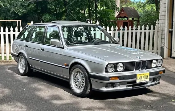 1990 BMW 3 Series 325i Wagon 4D