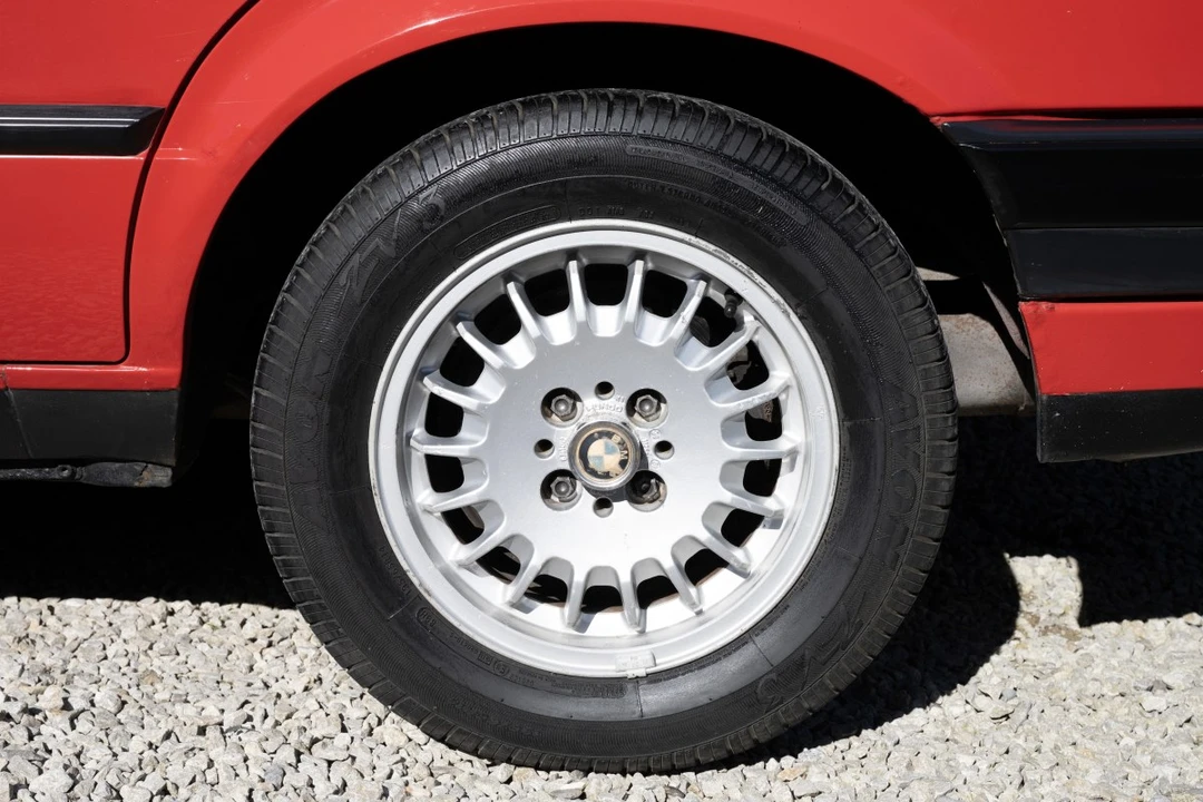 1990 BMW E30 3 Series - Image 11 of 30
