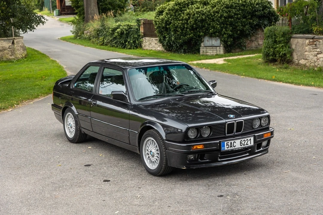 1990 BMW E30 3 Series - Image 13 of 30