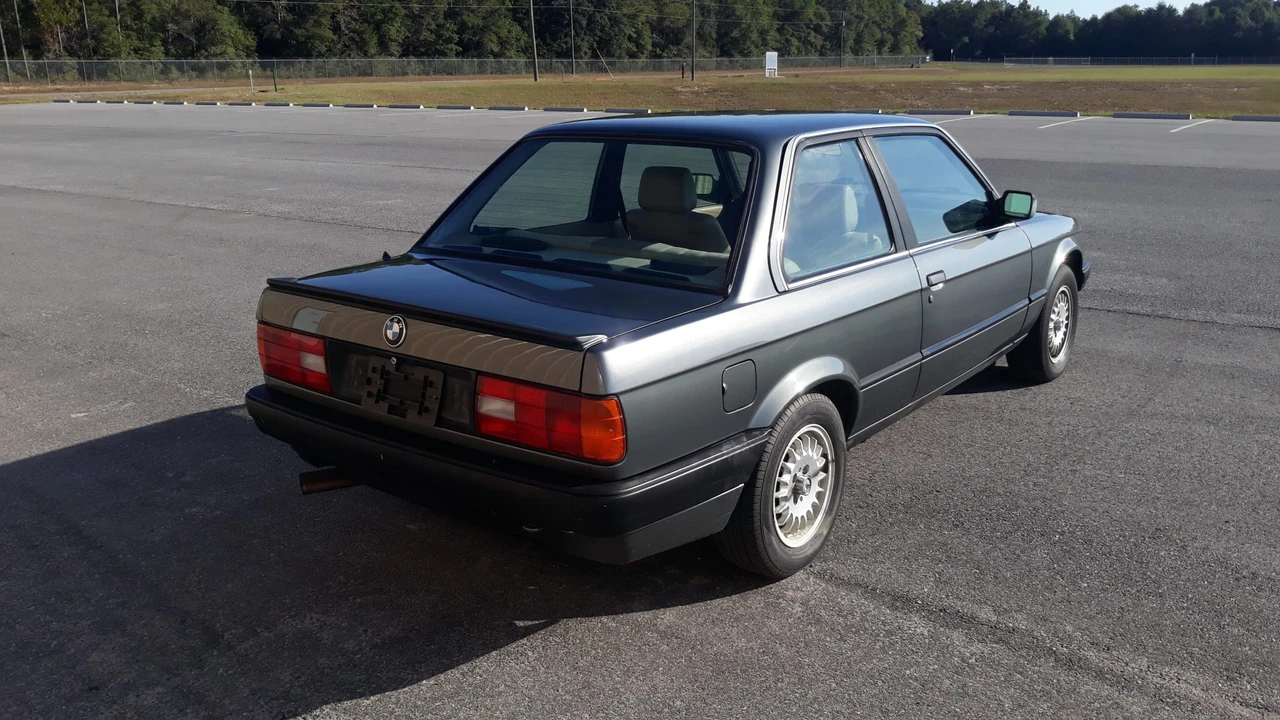 1990 BMW E30 3 Series - Image 17 of 31