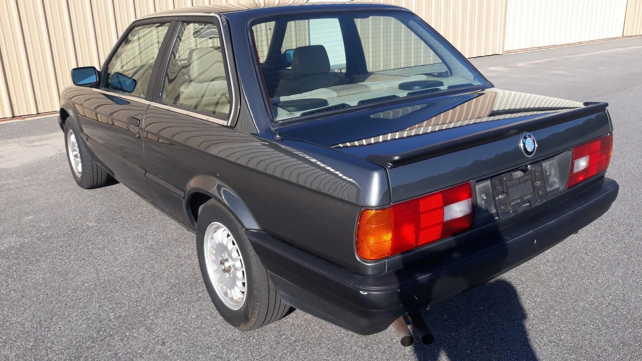 1990 BMW E30 3 Series - Image 11 of 31