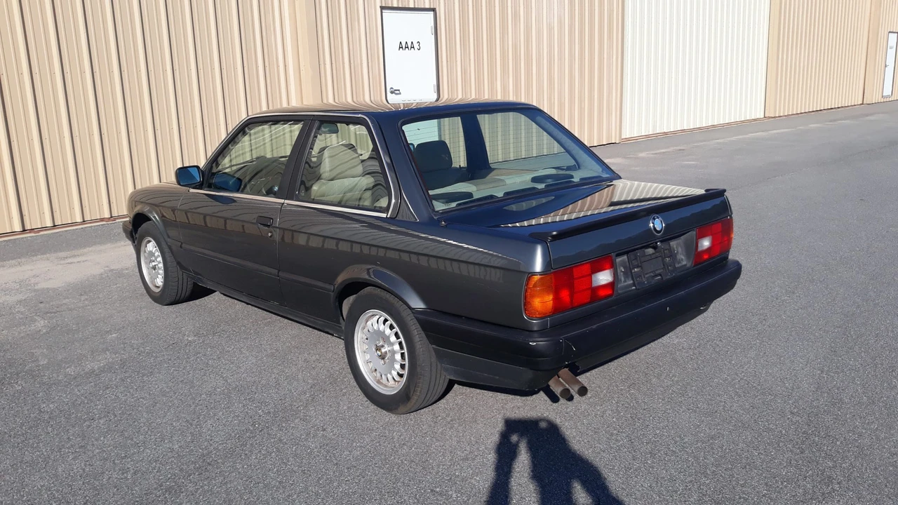 1990 BMW E30 3 Series - Image 10 of 31