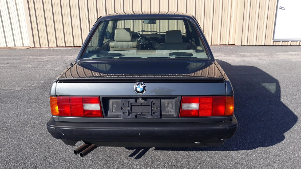1990 BMW E30 3 Series - Image 15 of 31