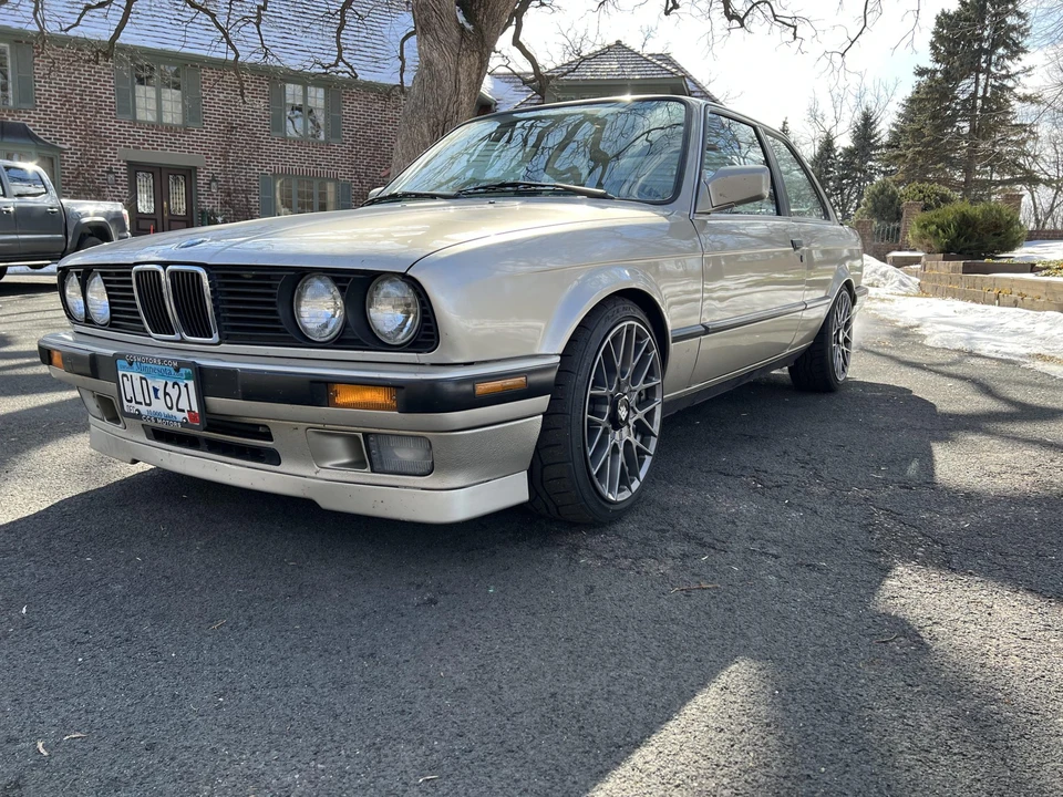 1990 BMW E30 3 Series - Image 2 of 31