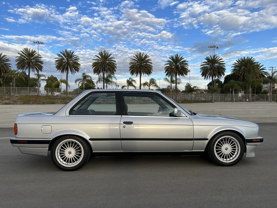 1990 BMW E30 3 Series - Image 13 of 31
