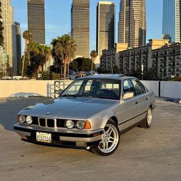 1990 BMW 5 Series 525i Sedan