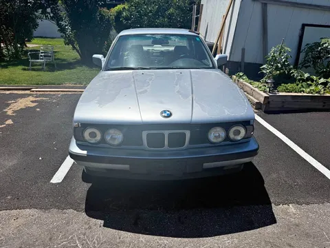 1990 BMW 5 Series 525i Sedan 4D