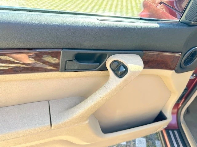 1990 BMW E32 7 Series - Image 10 of 21