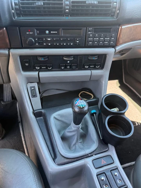 1990 BMW E32 7 Series - Image 11 of 13