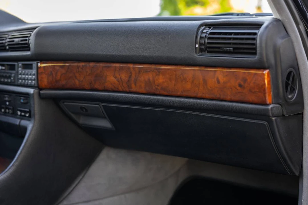 1990 BMW E32 7 Series - Image 16 of 24