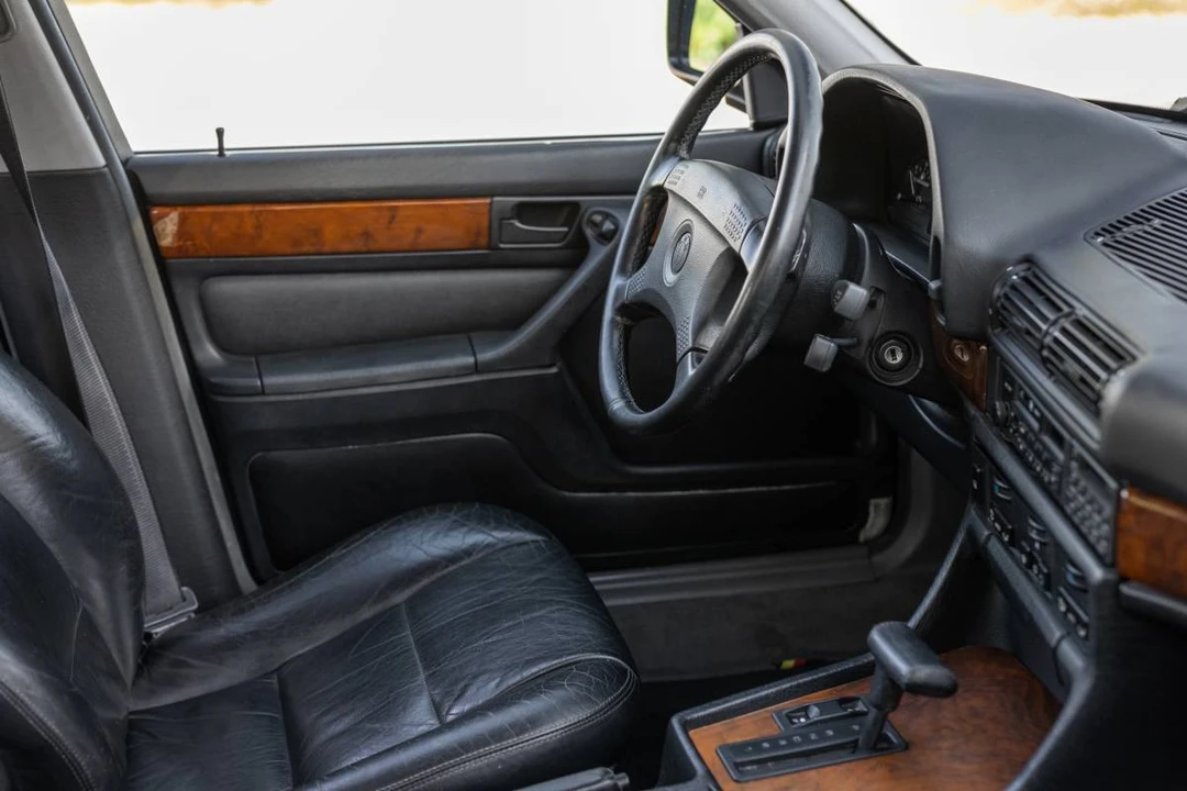 1990 BMW E32 7 Series - Image 15 of 24