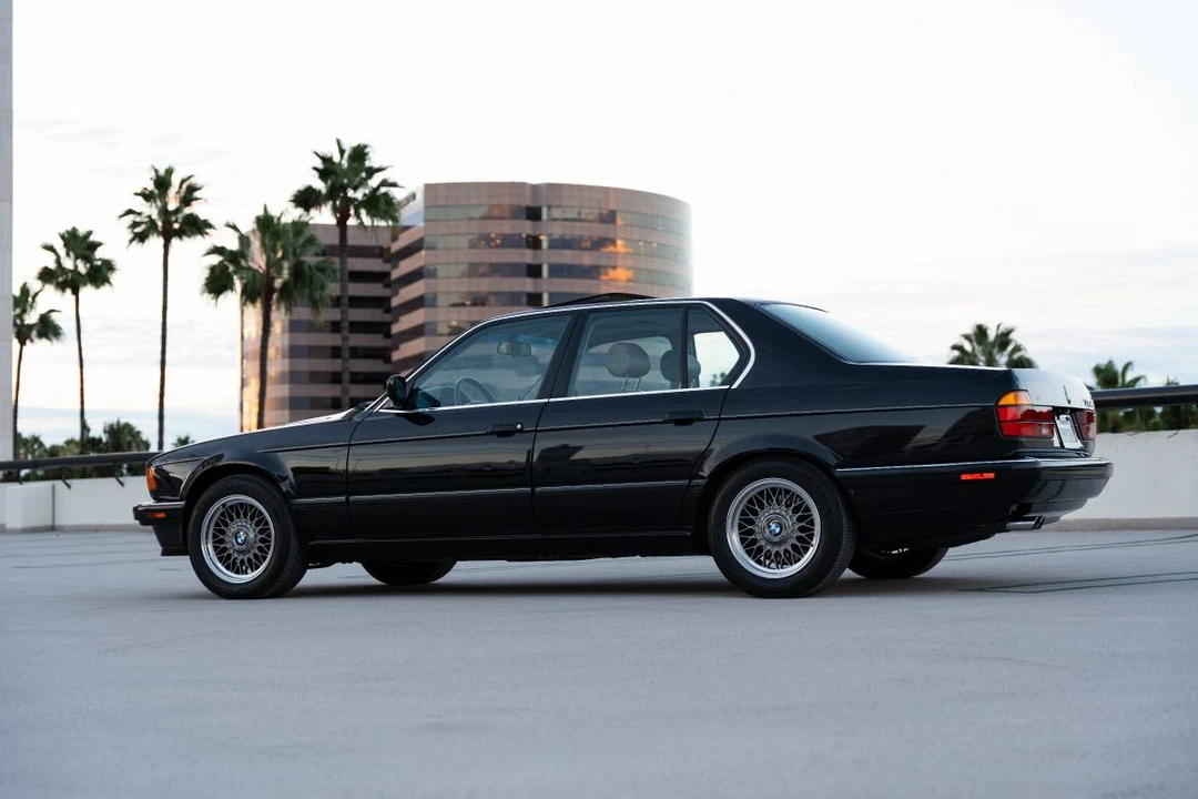 1990 BMW E32 7 Series - Image 9 of 23