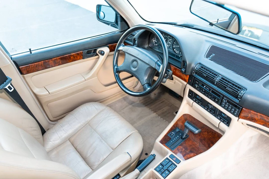 1990 BMW E32 7 Series - Image 12 of 23