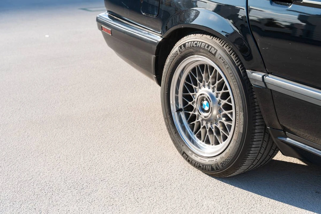 1990 BMW E32 7 Series - Image 10 of 23