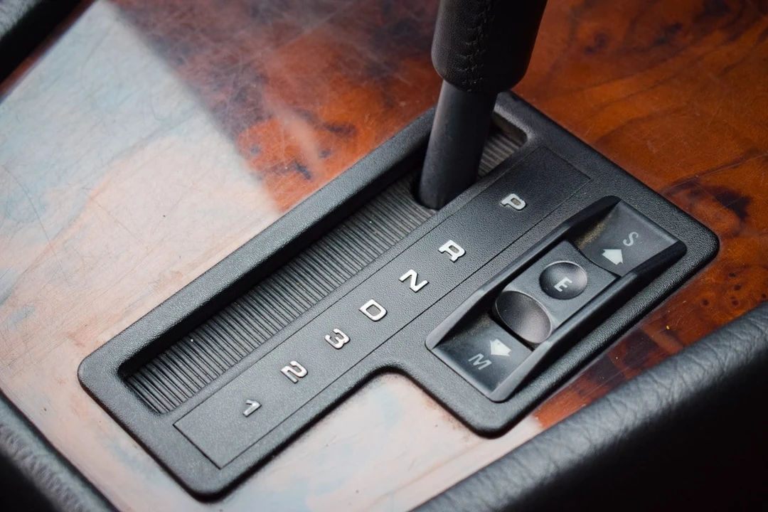 1990 BMW E32 7 Series - Image 26 of 30
