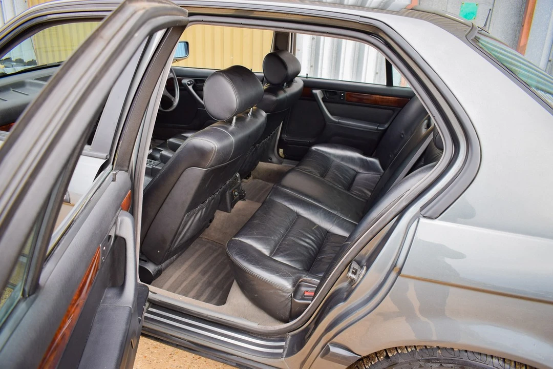 1990 BMW E32 7 Series - Image 29 of 30
