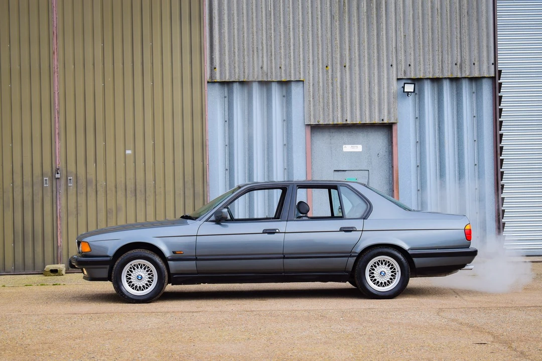 1990 BMW E32 7 Series - Image 7 of 30
