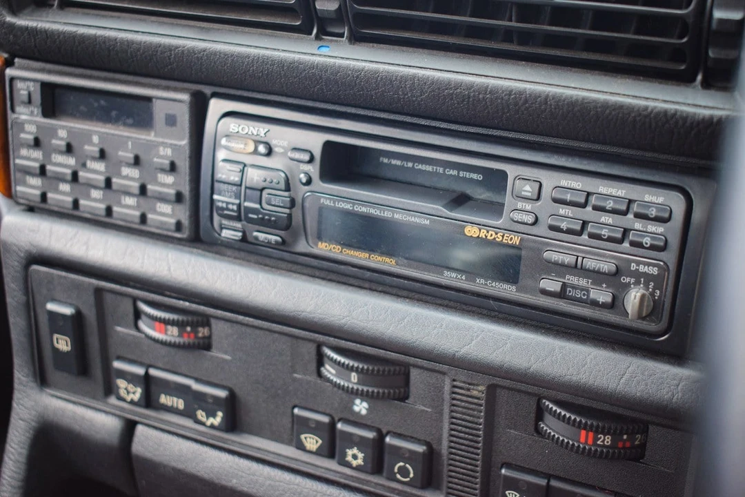 1990 BMW E32 7 Series - Image 23 of 30
