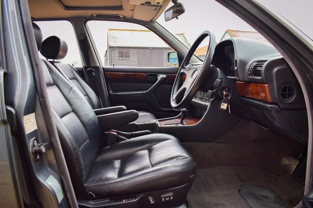 1990 BMW E32 7 Series - Image 16 of 30