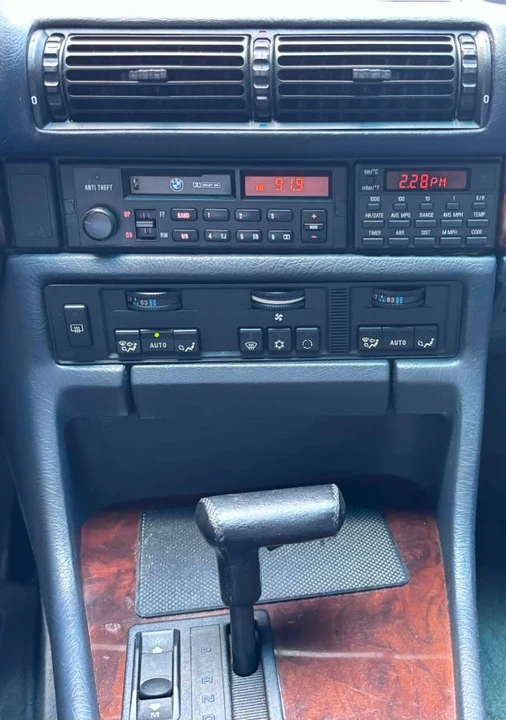 1990 BMW E32 7 Series - Image 9 of 17