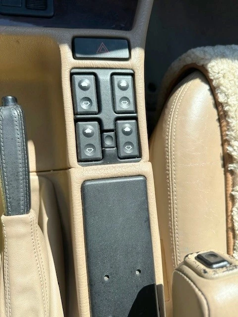 1990 BMW E32 7 Series - Image 16 of 21