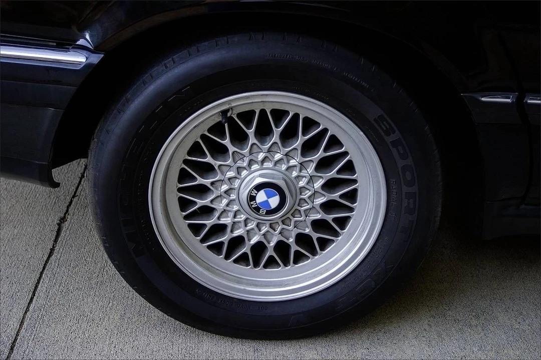 1990 BMW E32 7 Series - Image 5 of 19