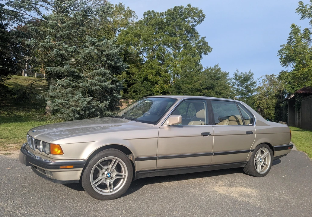 1990 BMW E32 7 Series - Image 9 of 31